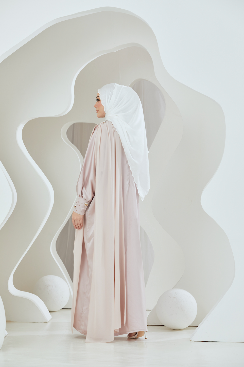 Embellished Duchess Satin Abaya - Pink