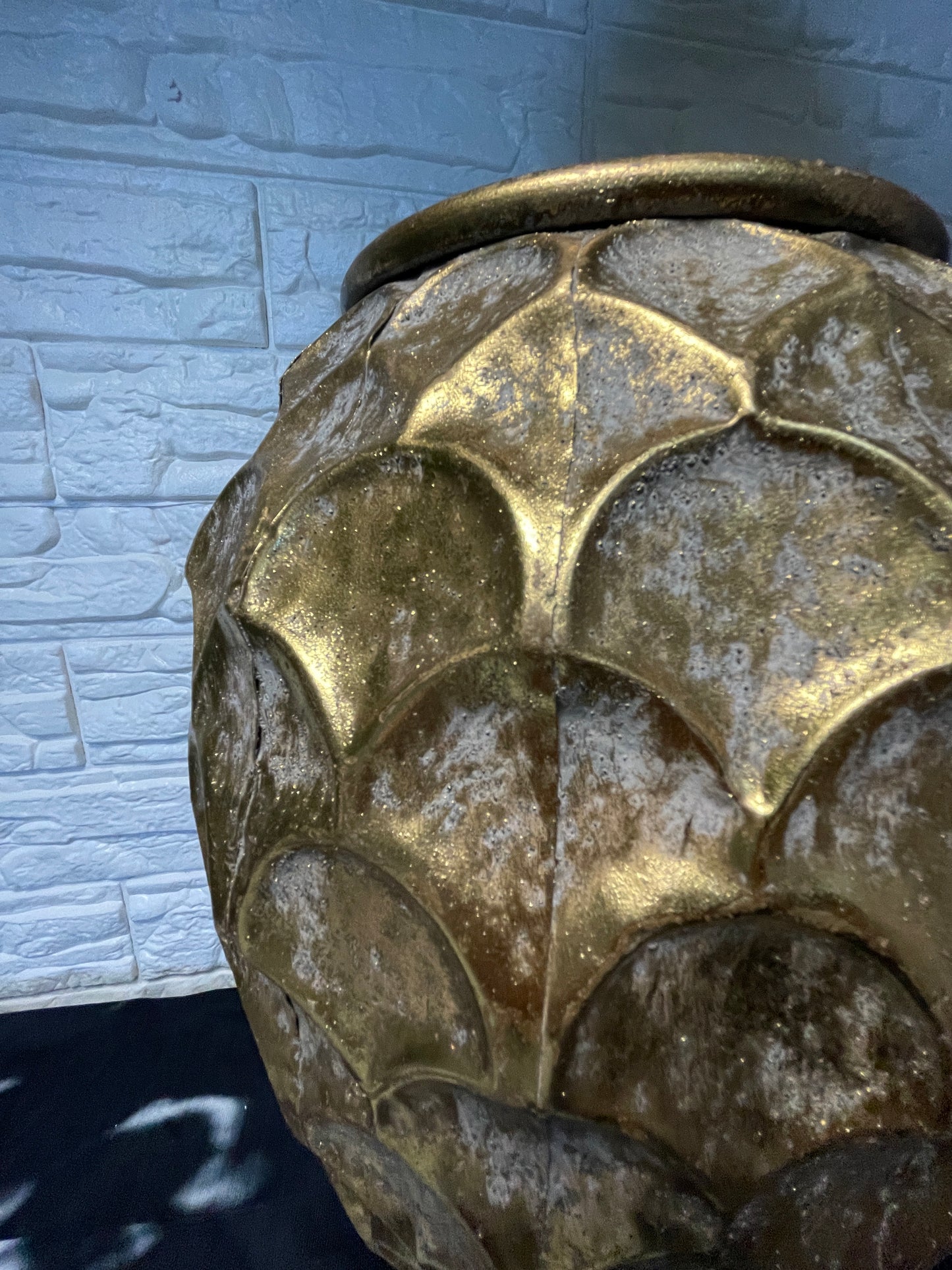 Ariel Gold Pot
