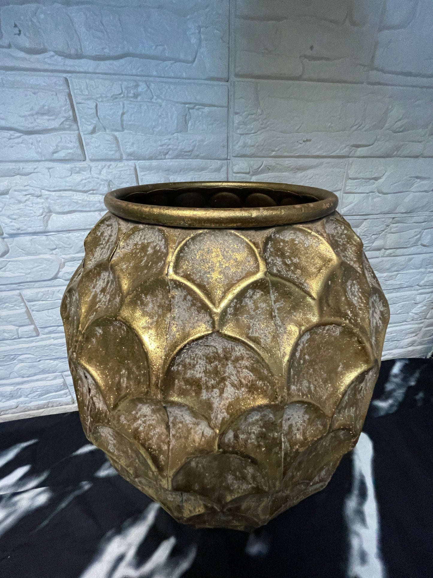 Ariel Gold Pot