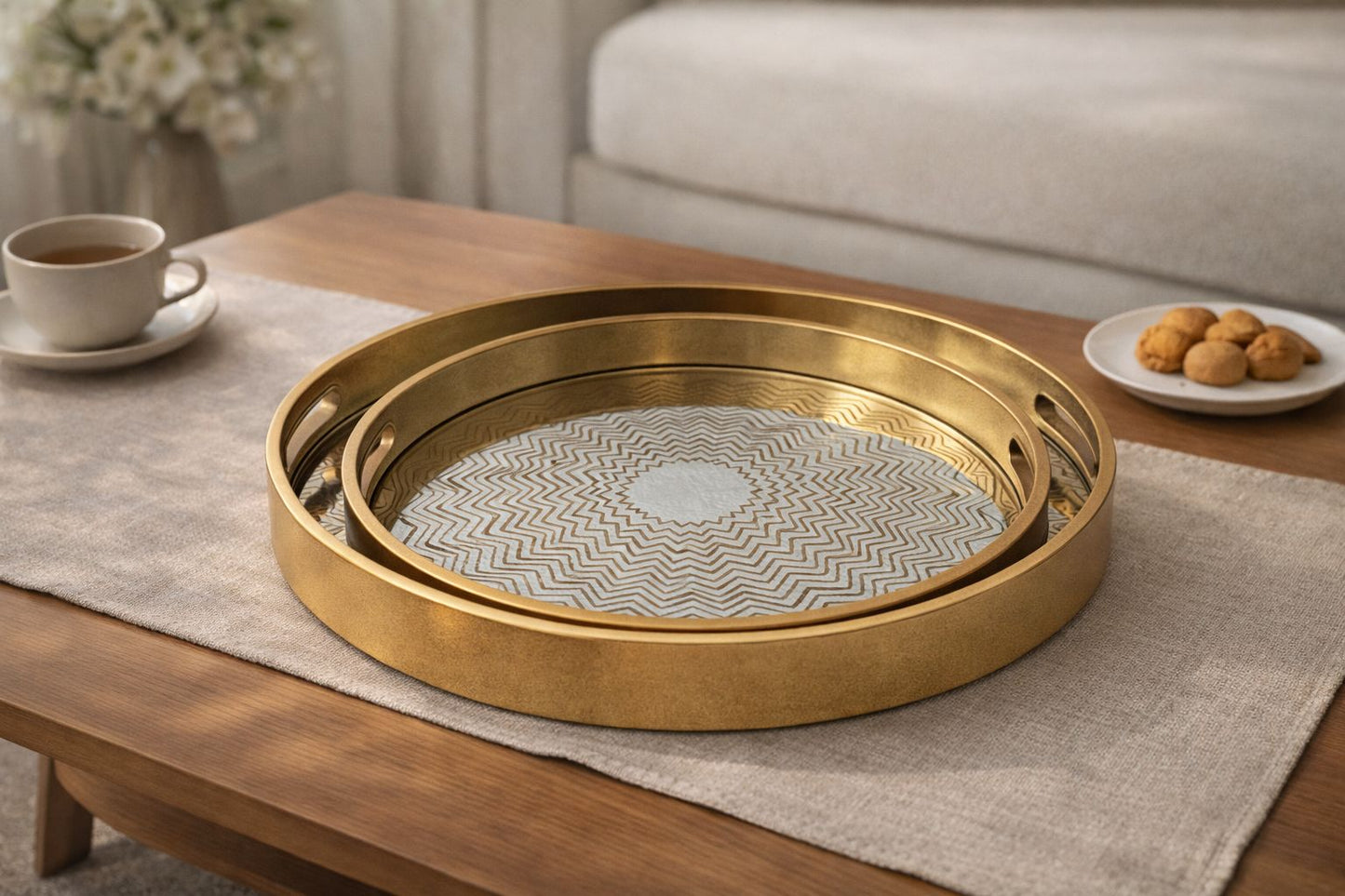 Nur Round Gold Mirror Tray